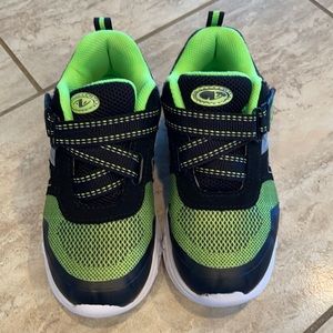 Boys Light Up Sneakers sz13